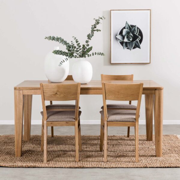 שולחן אוכל YORK בעיצוב סקנדינבי מעץ אלון מלא