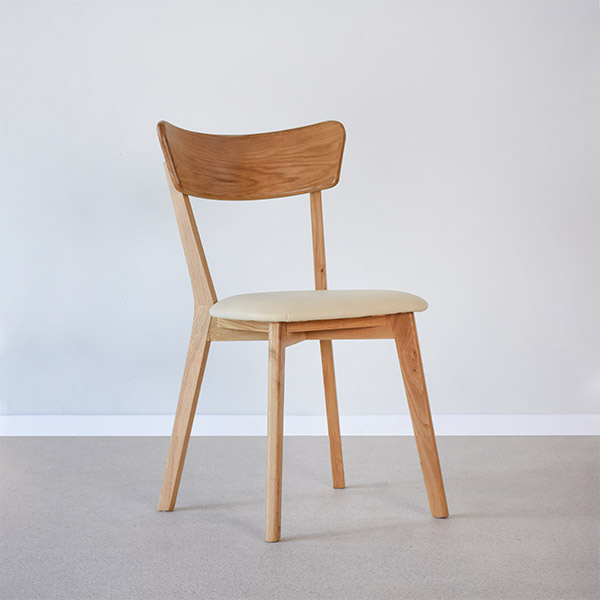 DIANA | כיסא מעץ אלון מלא