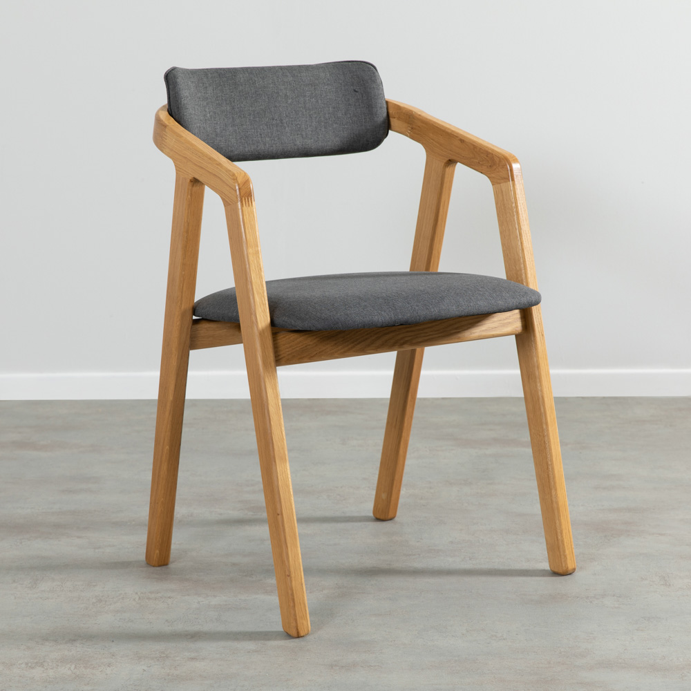 כיסא מדגם קופנהאגן מעץ אלון מלא